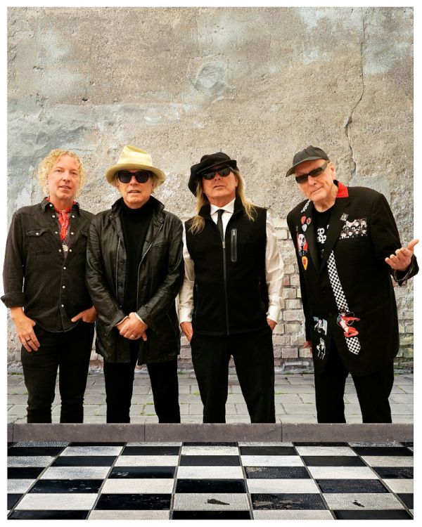 Band LineUp